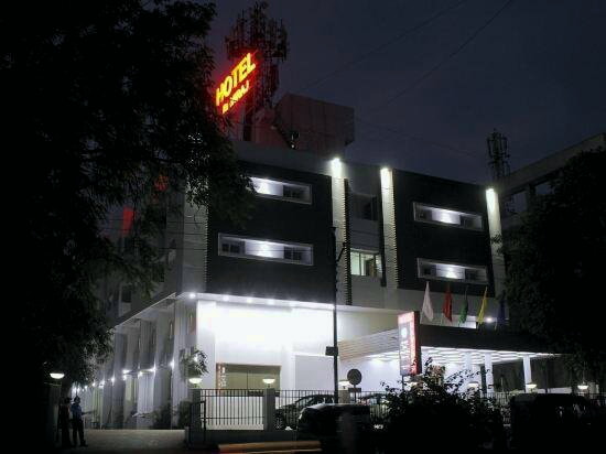 Raviraj Hotel